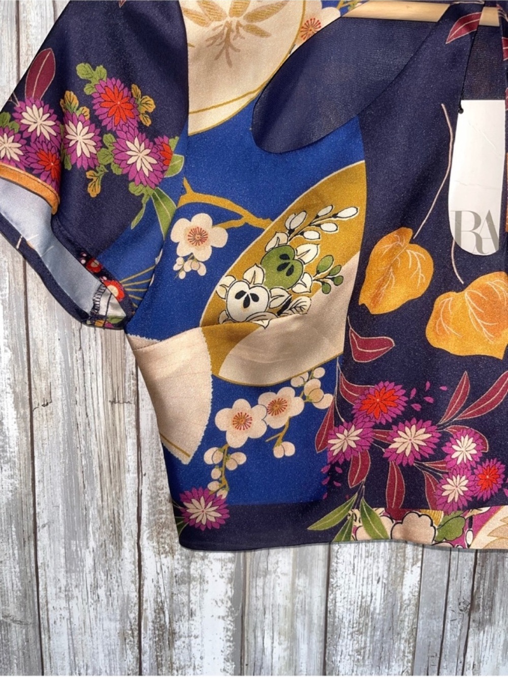 Zara Satin Floral Scarf Print Keyhole Crop Top NWT XS Y2K Retro Chic - Picture 3 of 7